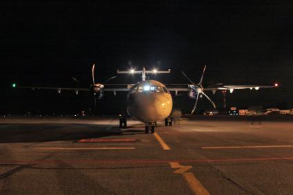 Пассажирский самолет ATR-42-500 авиакомпании `NORDSTAR`.