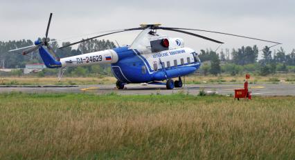 Многоцелевой вертолет МИ-8 алтайских авиалиний.