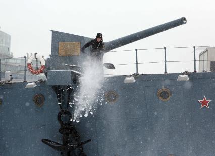 крейсер аврора уборка снега
