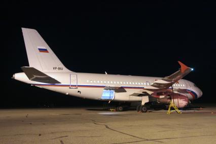 Пассажирский самолет Airbus A319 авиакомпании `Россия`