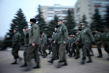 Совместный развод и патрулирование казаками и сотрудниками ППС в Ставрополе. На снимке: начало патрулирования.