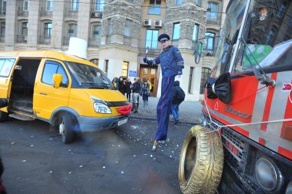 Креативная свадьба 12.12.12. На снимке: автобусы на свадьбе