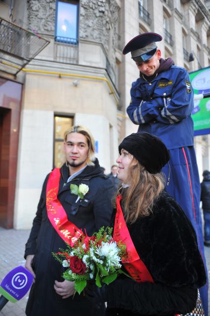 Креативная свадьба 12.12.12. На снимке: свидетели на свадьбе.