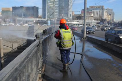 Виды Москвы. На снимке: Новоарбатский мост.