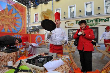 Открытие городского Масленичного фестиваля в Камергерском переулке.