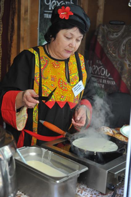 Открытие городского Масленичного фестиваля в Камергерском переулке.