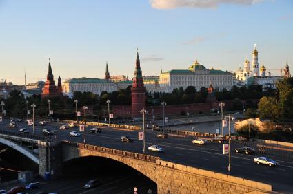 Виды Москвы. Большой Каменный мост. Кремль.