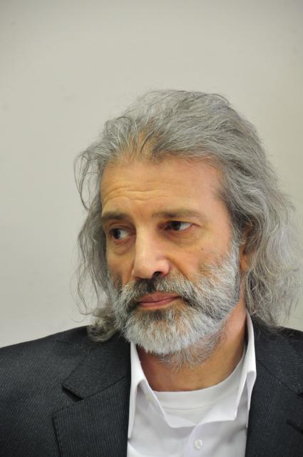ИД `Комсомольская правда`. Круглый стол на тему: `Что будет с московским Арбатом?`. На снимке:  член объединения `Звезды Арбата` Теймураз Суркава.