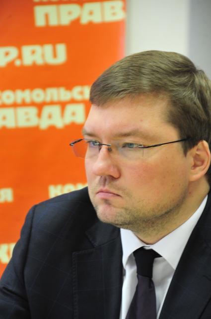 ИД `Комсомольская правда`. Круглый стол на тему: `Что будет с московским Арбатом?`. На снимке:  директор кафе `Синий троллейбус` Алексей Ермилов