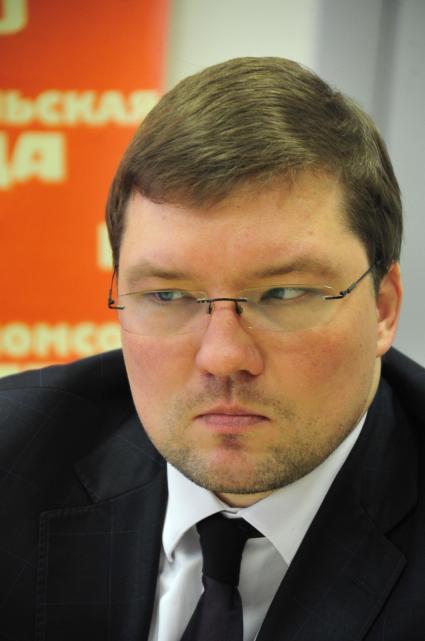 ИД `Комсомольская правда`. Круглый стол на тему: `Что будет с московским Арбатом?`. На снимке:  директор кафе `Синий троллейбус` Алексей Ермилов