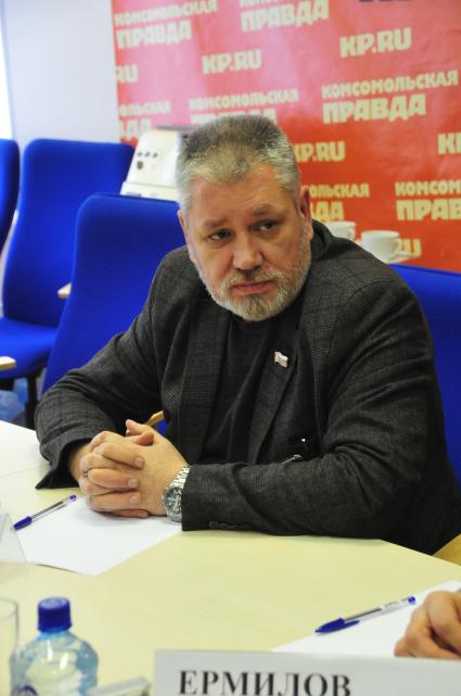 ИД `Комсомольская правда`. Круглый стол на тему: `Что будет с московским Арбатом?`. На снимке: руководитель муниципального образования Арбат Евгений Бабенко