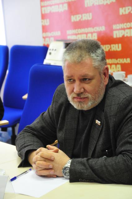 ИД `Комсомольская правда`. Круглый стол на тему: `Что будет с московским Арбатом?`. На снимке: руководитель муниципального образования Арбат Евгений Бабенко