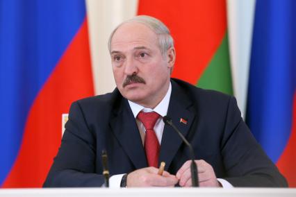 Президент республики Белоруссия Александр Лукашенко в Константиновском дворце после подписания совместных документов по итогам заседания Высшего Государственного Совета Союзного государства в Санкт-Петербурге.