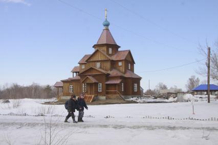 Храм Покрова Пресвятой Богородицы. Построен на средства актера и режиссера Валерия Золотухина.