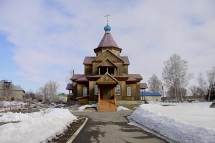 Храм Покрова Пресвятой Богородицы. Построен на средства актера и режиссера Валерия Золотухина.