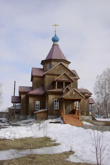 Храм Покрова Пресвятой Богородицы. Построен на средства актера и режиссера Валерия Золотухина.