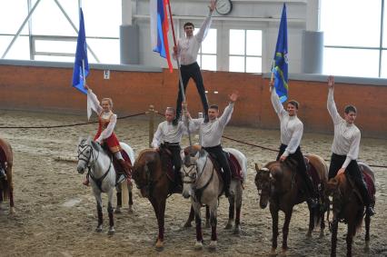 Пресс показ новой программы Кремлёвской школы верховой езды, специально подготовленной для выступления  на конном турнире `Horses&Dreams`.