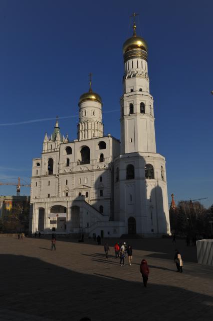 Московский Кремль. На снимке: Колокольня Ивана Великого.