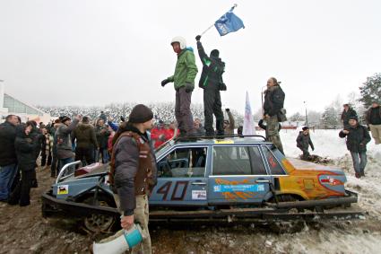 Автобои в рамках зимний мотофестиваля `Завируха-2013`.