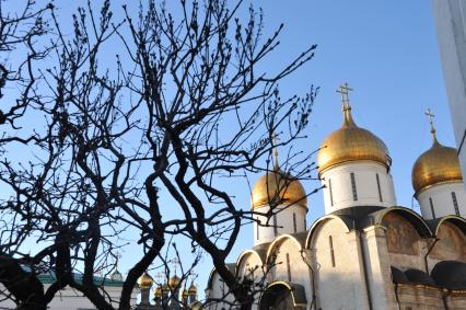 Московский Кремль. На снимке: Успенский собор