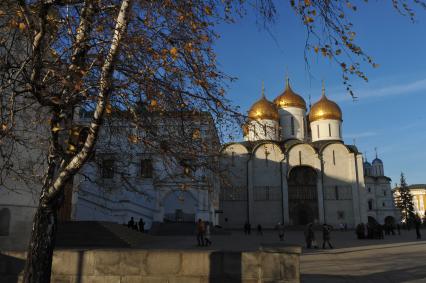 Московский Кремль. На снимке: Успенский собор