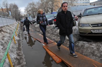 Оттепель. Таяние снега.