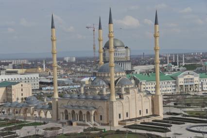 Грозный. На снимке: центральная мечеть `Сердце Чечни`имени Ахмата-хаджи Кадырова.