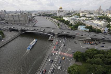 Кремлевская набережная. Пречистенская набережная. Большой Каменный мост. Храм Христа Спасителя.