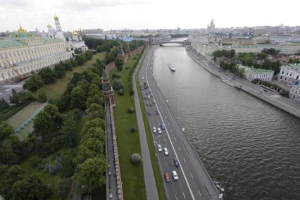 Московский Кремль. Большой Кремлевский дворец. Кремлевская набережная. Москва-река.