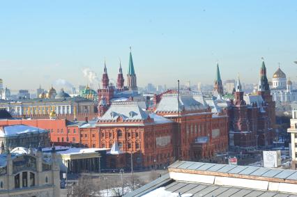 Вид на Государственный исторический музей (ГИМ).