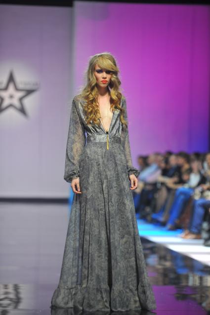 Гостиный двор. Неделя моды в Москве `Volvo Fashion Week Moscow`. Показ коллекции Masha Tsigal.