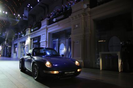 ГУМ. Вечеринка Porsche Night в честь 50-летия модели 911. На снимке: автомобиль Porsche.