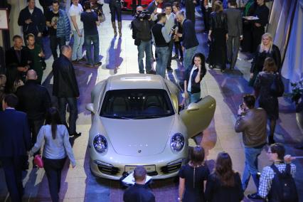 ГУМ. Вечеринка Porsche Night в честь 50-летия модели 911. На снимке: автомобиль Porsche.