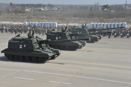 Полигон Алабино. Репетиция парада Победы. На снимке: военная техника