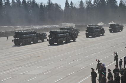 Полигон Алабино. Репетиция парада Победы. На снимке: военная техника