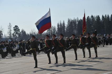 Полигон Алабино. Репетиция парада Победы. На снимке: знаменная группа.