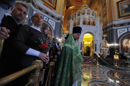 Храма Христа Спасителя. Вербное воскресенье. На снимке:во время литургии в храме.