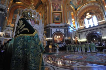 Храма Христа Спасителя. Вербное воскресенье. На снимке:во время литургии в храме.