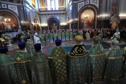 Храма Христа Спасителя. Вербное воскресенье. На снимке:во время литургии в храме.