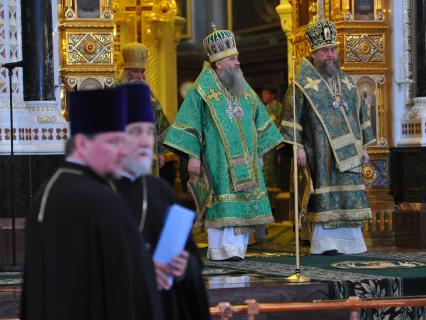 Храма Христа Спасителя. Вербное воскресенье. На снимке:во время литургии в храме.