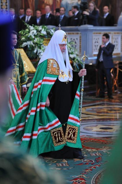 Храм Христа Спасителя. Вербное воскресенье. На снимке: патриарх Московский и всея Руси Кирилл во время литургии.