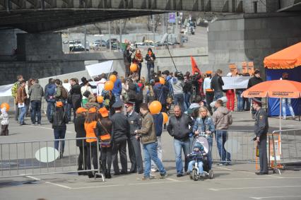 Митинг против хамства, организованный газетой `Комсомольская правда` (КП), прошел в Парке Горького.