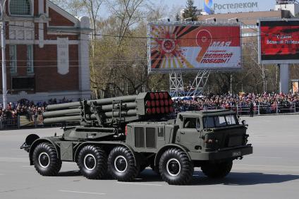 Парад Победы в Новосибирске. На снимке: военная техника.