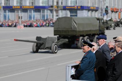 Парад Победы в Новосибирске. На снимке: ветераны на параде.