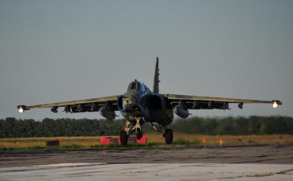 Авиабаза `Энгельс`. На снимке: военный самолет