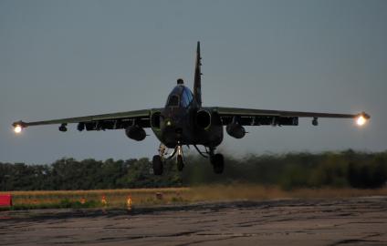 Авиабаза `Энгельс`. На снимке: военный самолет