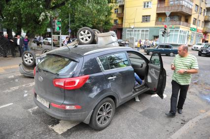 ДТП. Угол Красноармейской и Семенова ул..