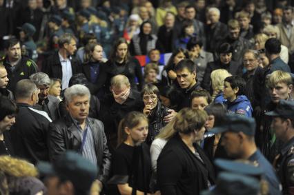 Визит главы МЧС РФ Владимира Пучкова в Иркутск. Церемония прощания с сотрудниками МЧС РФ, погибшими при крушении вертолёта МИ-8 6 мая 2013 г.
