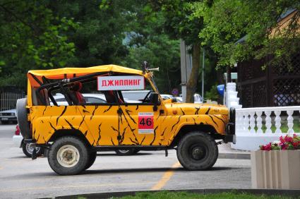 Джиппинг в Краснодарском крае. На снимке: автомобиль для эскурсии `Джиппинг - Мир экстрима`.