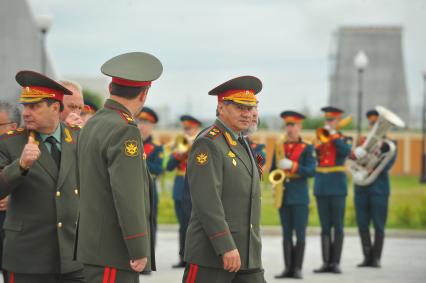 День памяти и скорби. Церемония открытия Федерального военного мемориального кладбища (ФВМК) в Мытищинском районе МО. На снимке: министр обороны РФ Сергей Шойгу (справа).